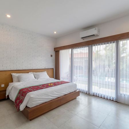 Utamas Keramas Hotel Buitenkant foto